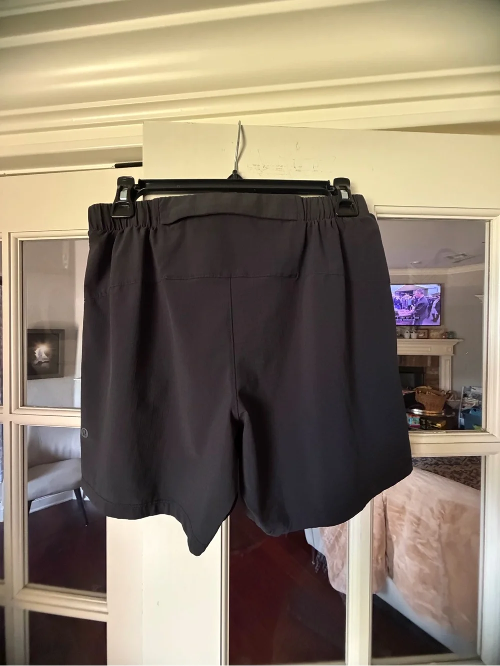 lululemon Women’s Black Lined Running Shorts Drawstring Zip Pocket Size 6/8